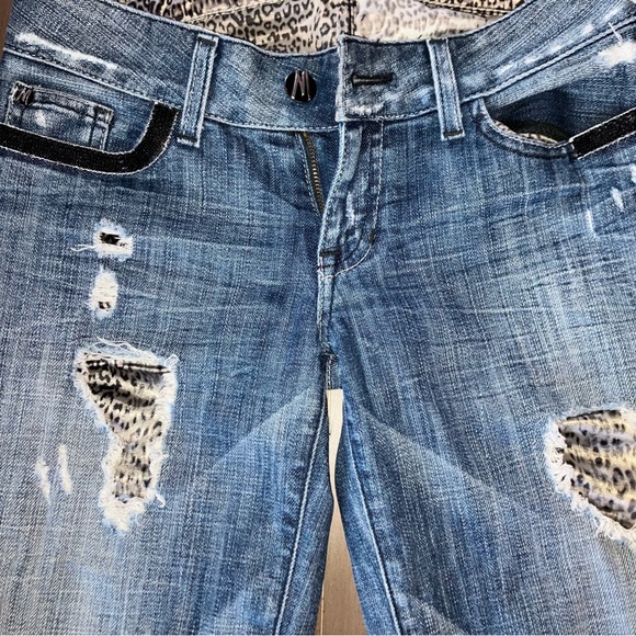 Guess by Marciano Leopard Distressed Jeans Size 27 - Picture 3 of 14